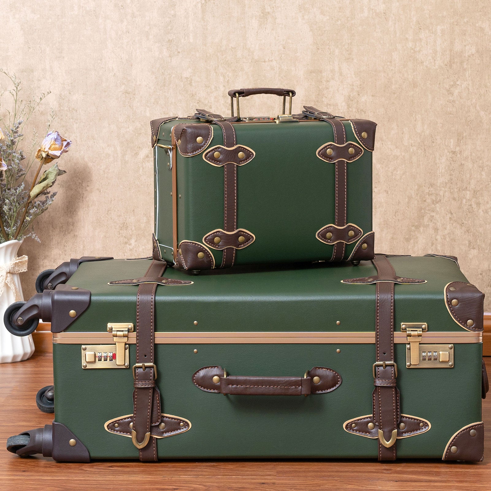 Starline 2 piece vintage luggage suitcase set light green w/key